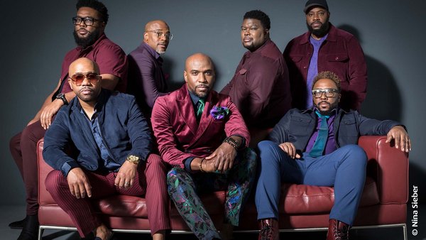 Naturally 7  "Closer Look - 25 Years of Naturally 7"
