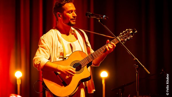 TRAUMKONZERT - Reise zu den Sternen - Das Licht- und Klangerlebnis 