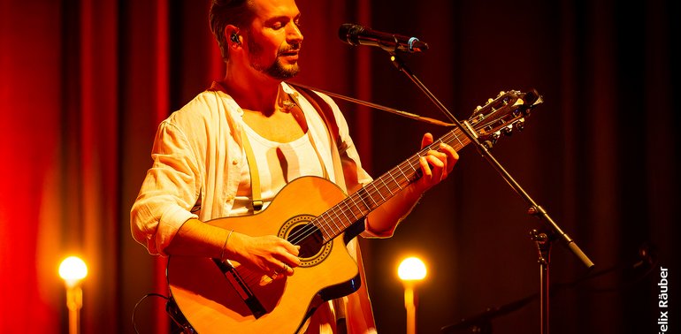 TRAUMKONZERT - Reise zu den Sternen - Das Licht- und Klangerlebnis 