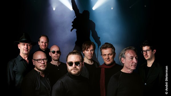 Legends Remastered plays Queen